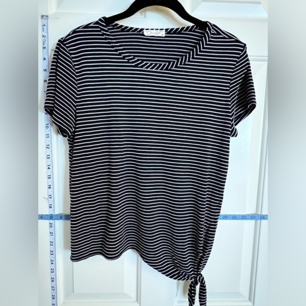 Olivia Rae Top, XL black and white stripes short sleeve